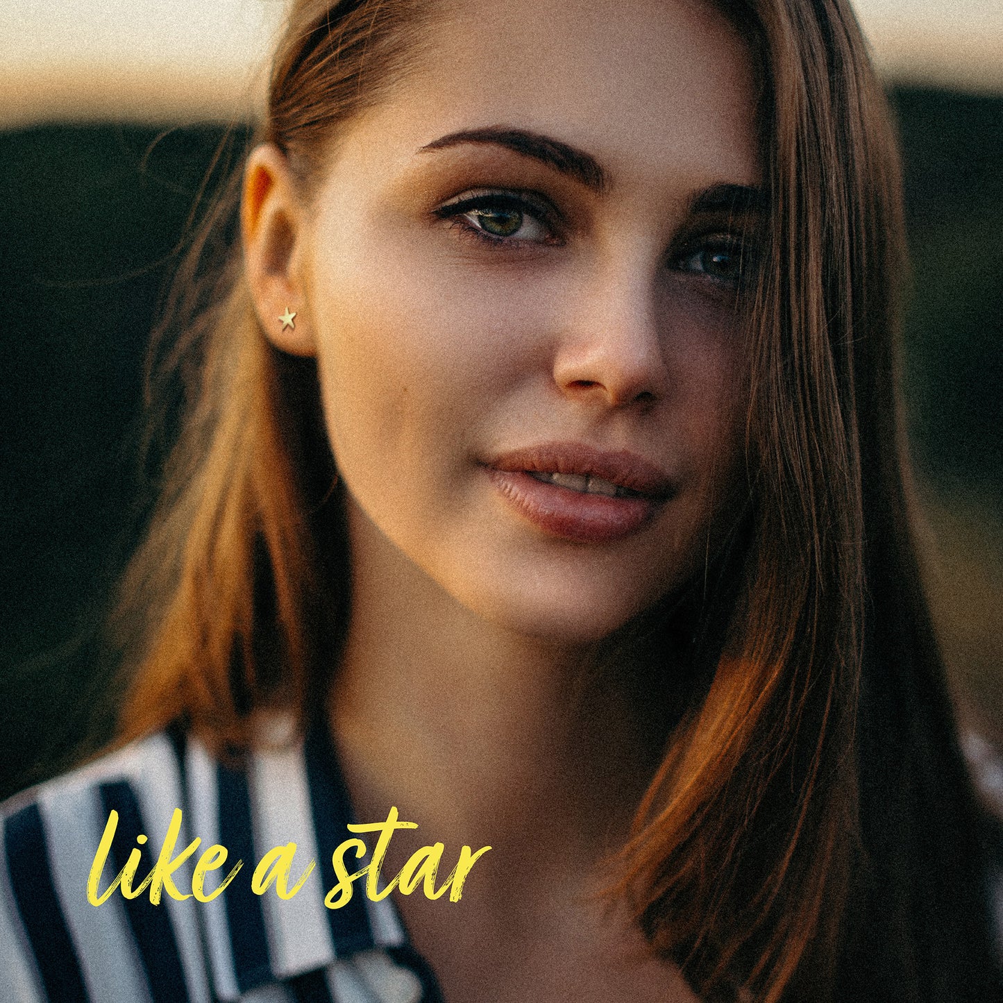 Tiny Star Earrings 14k