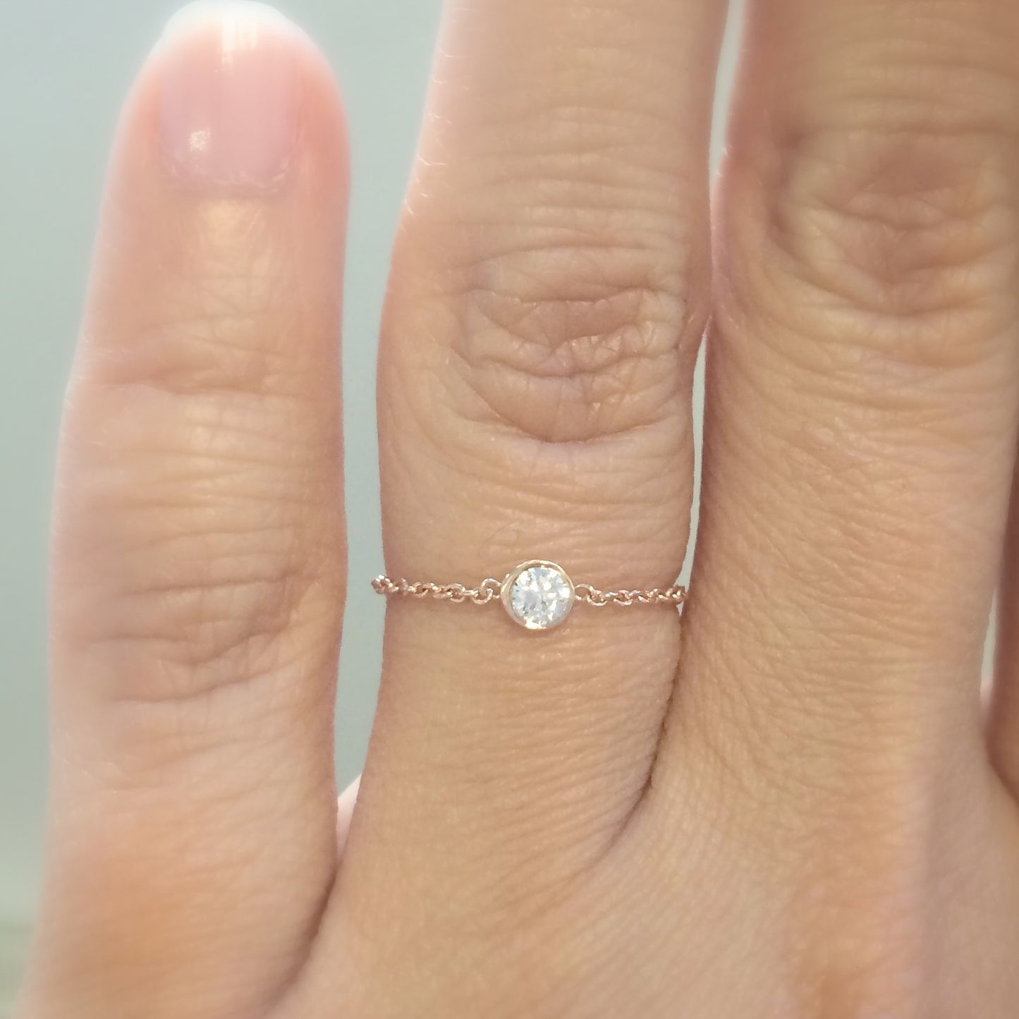 Diamond Chain Ring .10 CT - White Gold