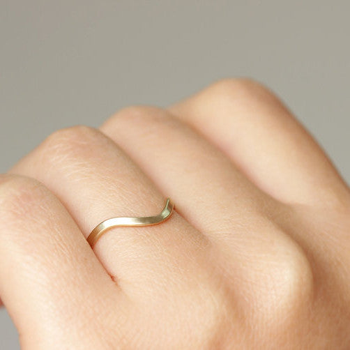 Curved Wedding Band 14K White